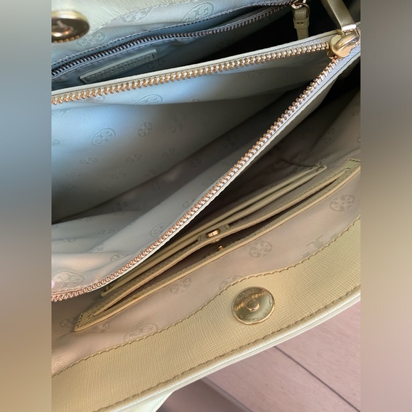 Tory Burch Tote - Robinson - Picture 9 of 11